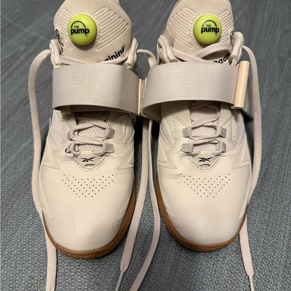 Reebok Beige and Black Lifters - Picture 2 of 4